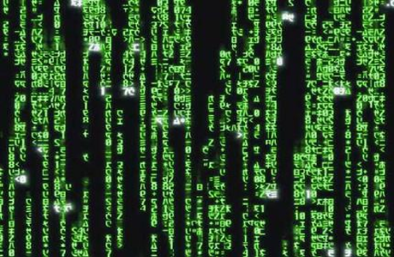 В фильме все сцены с экранами компьютеров (за исключением компьютера Нео) показывают код Матрицы с цифрами, перевернутыми буквами и слогами японского алфавита – катаканами.