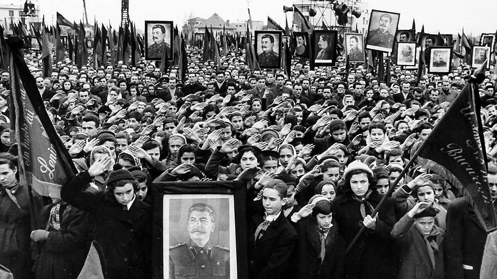 Cмерть Сталина ознаменовалась сотнями, если не тысячами смертей в давке на пути к Колонному залу. 