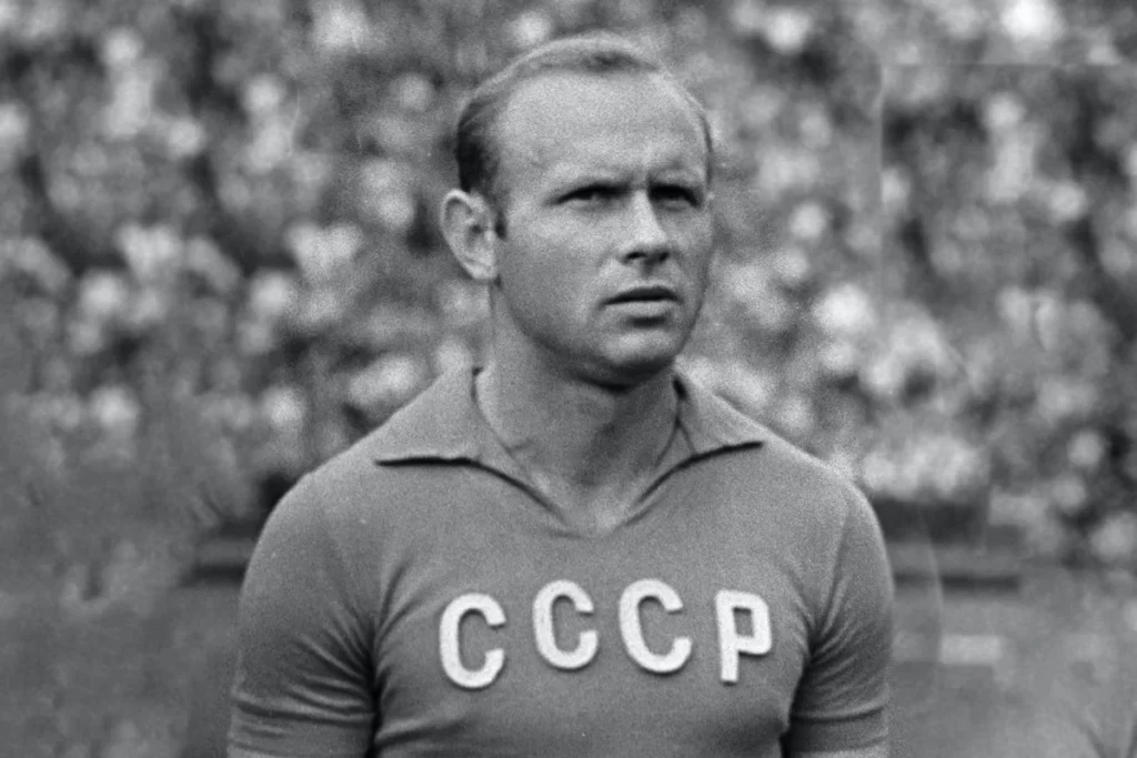 Стрельцов был знаменитым футболистом, которого любили, наверное, все девушки Советского Союза.