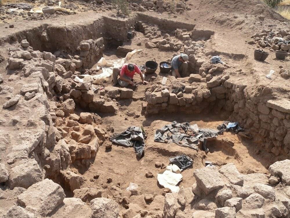 Археологическая экспедиция в Сирии. Современное фото.
