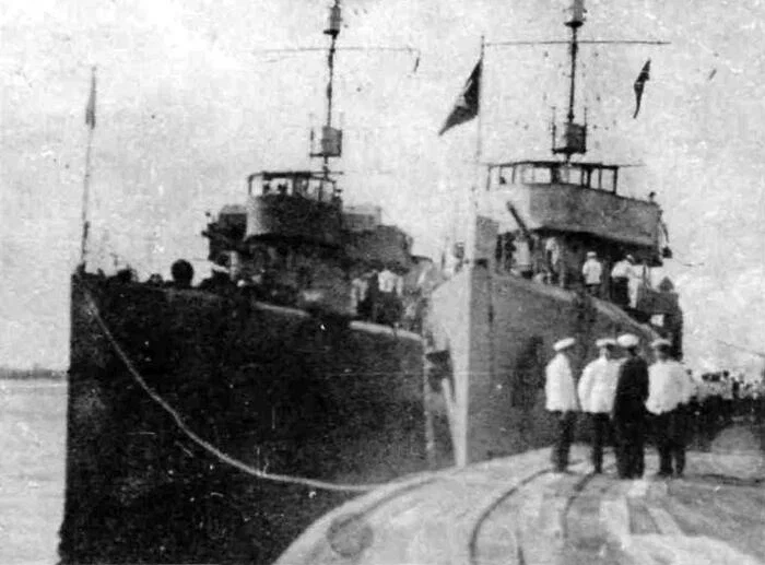 Эсминцы «Рыков» и «Урицкий» в Кронштадте перед отходом в Мурманск, 1933 год