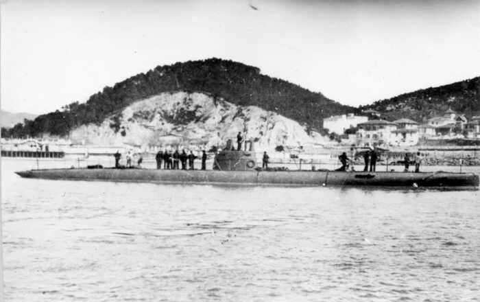 Подводная лодка «Святой Георгий» в Средиземном море во время перехода из Генуи в Мурманск, 1917 год