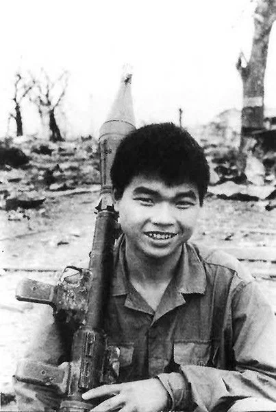 Бойцы Национального фронта освобождения Южного Вьетнама стали первыми, кто сумел применить РПГ-7 для стрельбы по вертолетам противника.