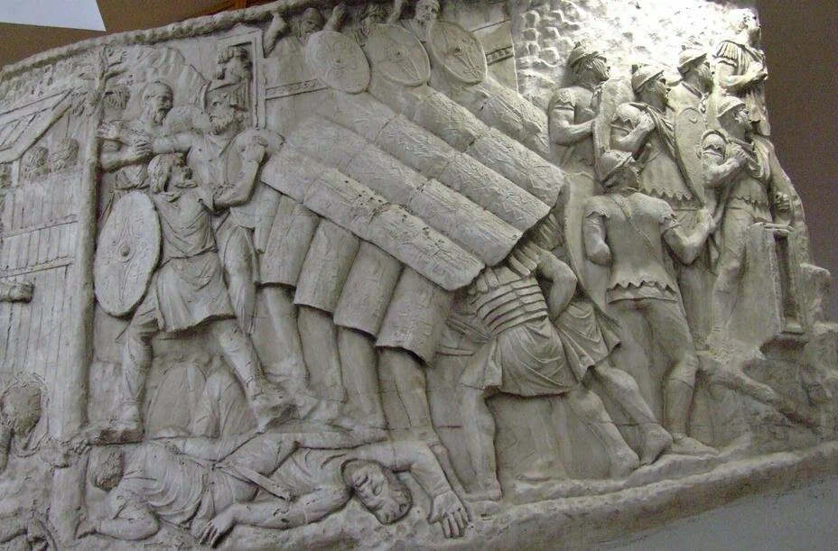 Победоносные римские легионеры. Барельеф на колонне Траяна, 113 г. н.э.