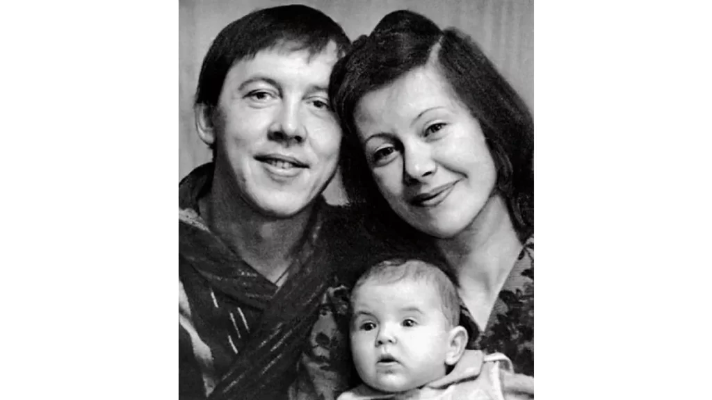 Валерий Золотухин и Тамара Гусева с сыном