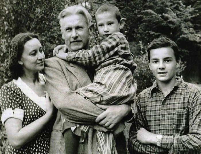 Фадеев с семьей, 1953 год