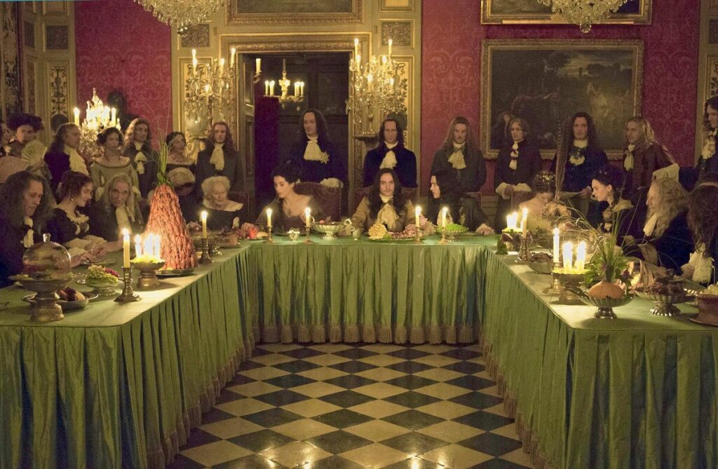 Королевский ужин. Кадр из сериала "Версаль".